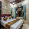 hotel plaza near byculla railway station