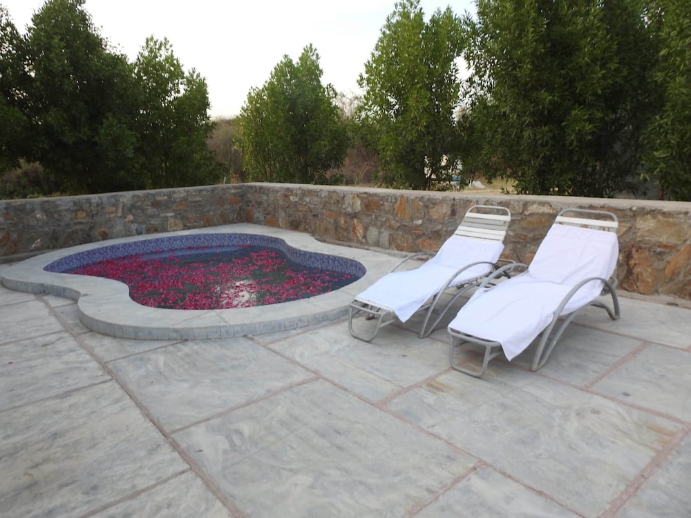 jawai wildlife safari camp