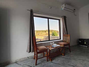 jawai wildlife safari camp