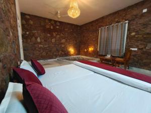 jawai wildlife safari camp