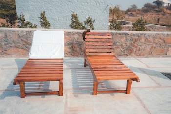 jawai wildlife safari camp