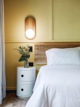 the somos flats provenza