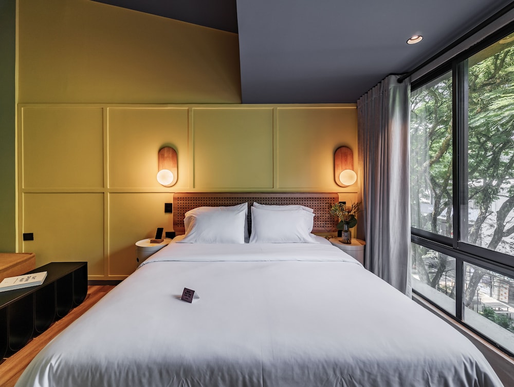 the somos flats provenza