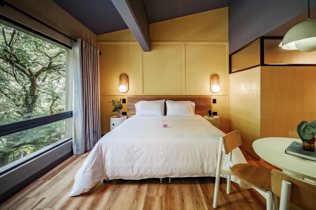 the somos flats provenza