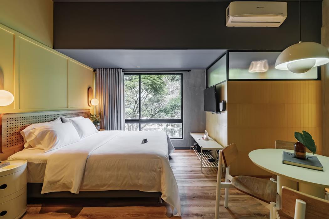 the somos flats provenza