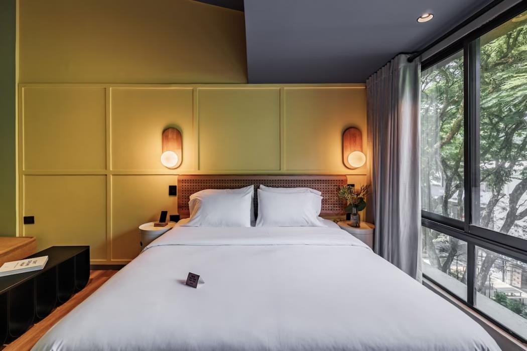 the somos flats provenza