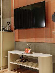 the somos flats provenza