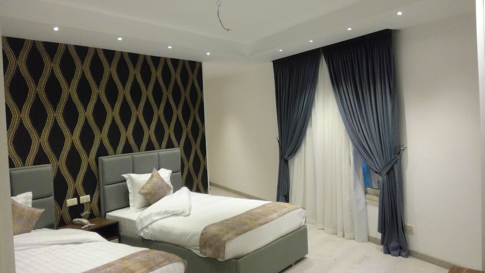 jasmine pyramids hotel