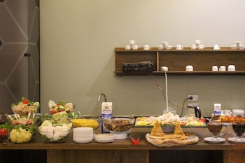 jasmine pyramids hotel