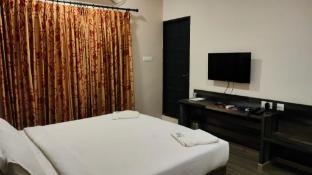 royal service apartmentts