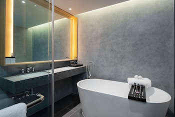 cross pattaya oceanphere