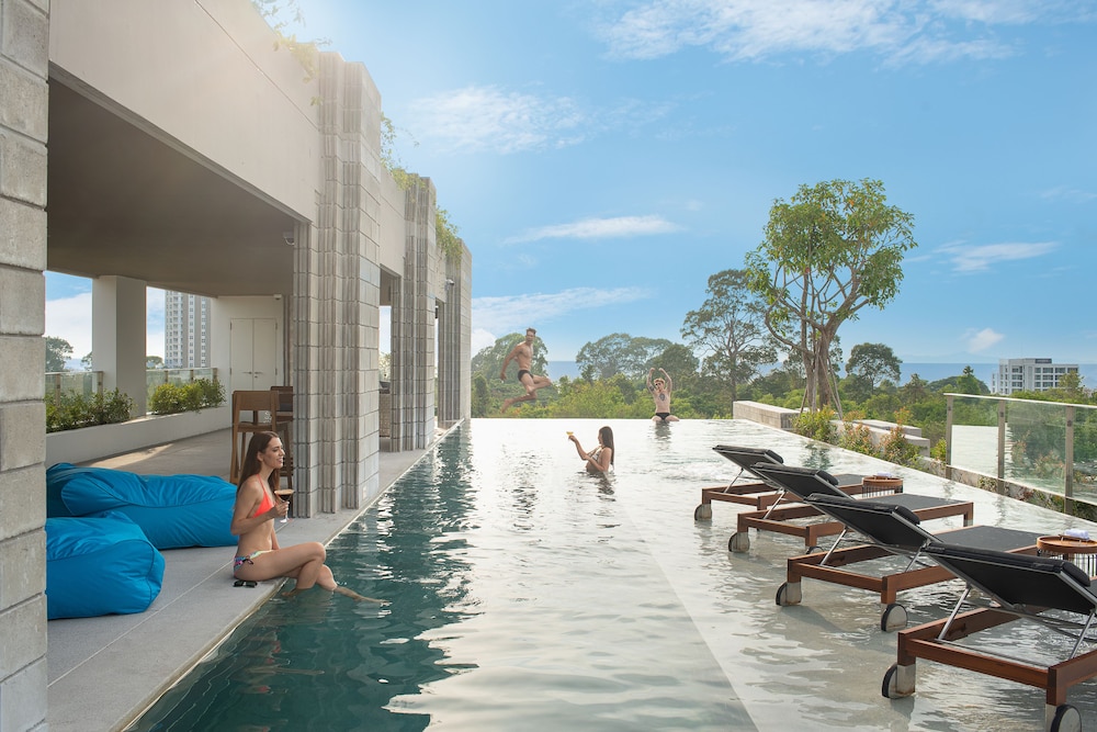 cross pattaya oceanphere