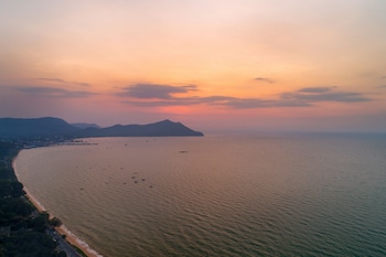 cross pattaya oceanphere