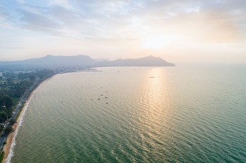 cross pattaya oceanphere