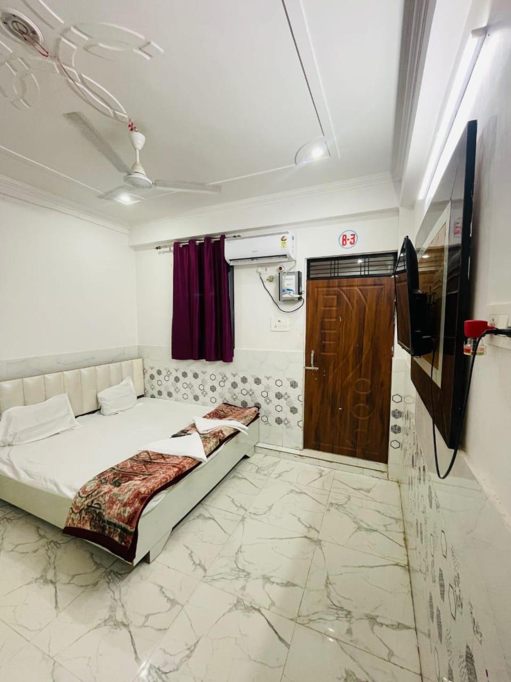 hotel sahu rooms ayodhya