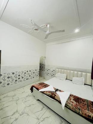 hotel sahu rooms ayodhya