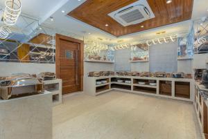 Hotel Meerz,India>>Srinagar,4 star