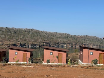 gandhisagar forest retreat