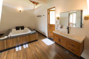 tuli veer bagh resort turia