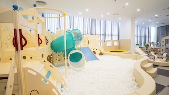 the empyrean cam ranh beach resort