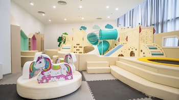 the empyrean cam ranh beach resort