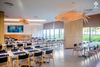 the empyrean cam ranh beach resort