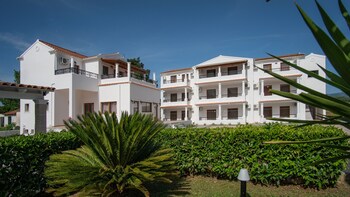 Goudelis Apartments,,3 star