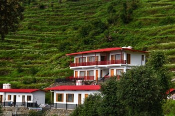 the vintage hill village himalayan boutique resort