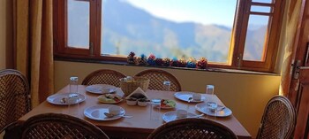 The Vintage Hill Village,Kanatal>>Dhanaulti,2 star