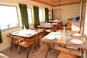 the vintage hill village himalayan boutique resort