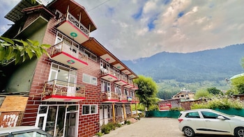 hotel manu vatika manali