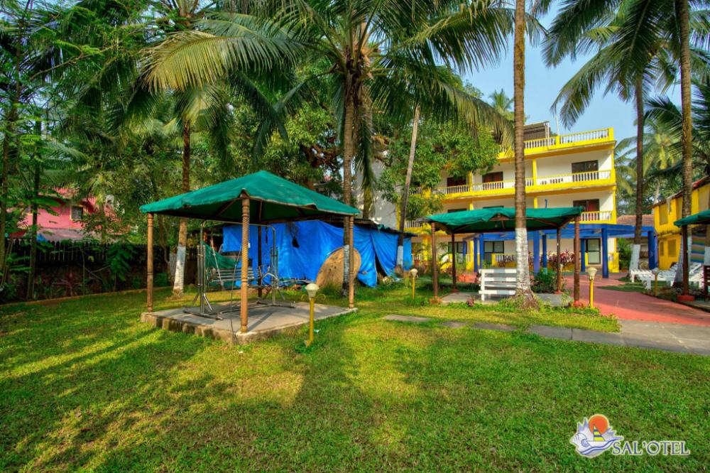 salotel near mae de deus church