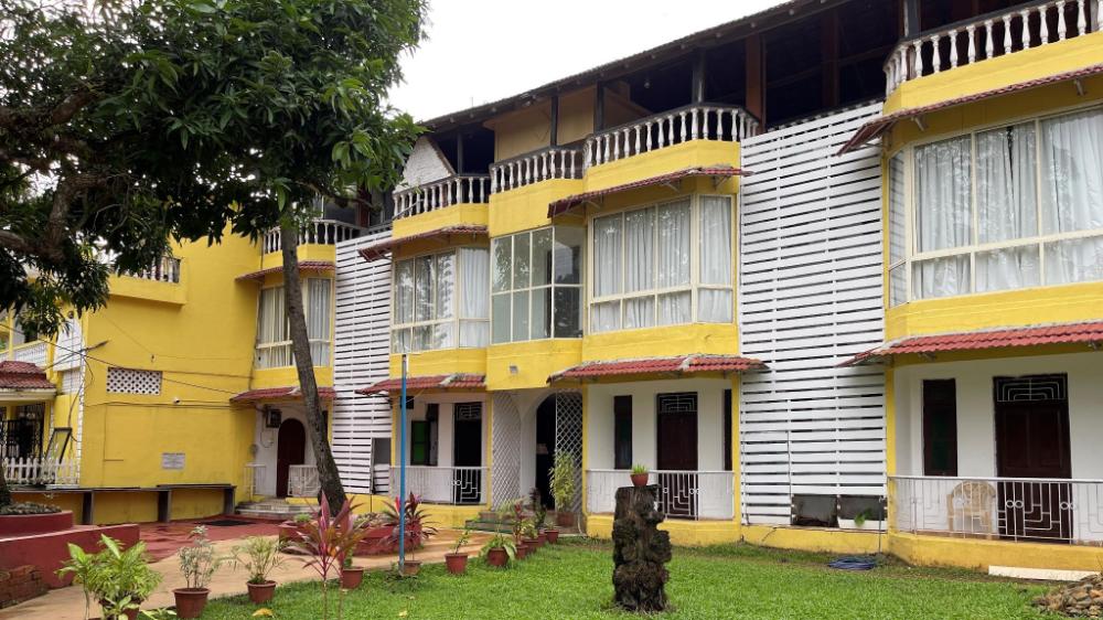 salotel near mae de deus church