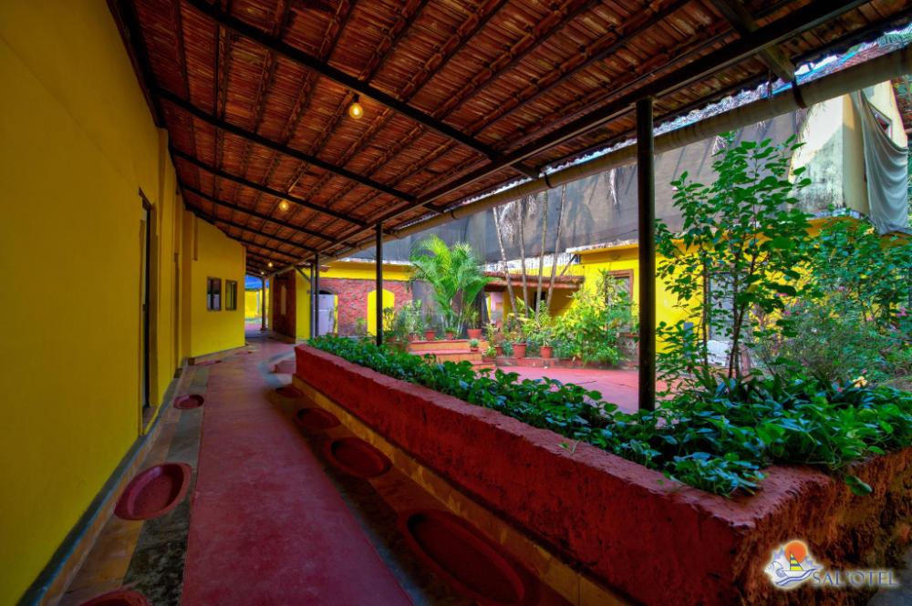 salotel near mae de deus church