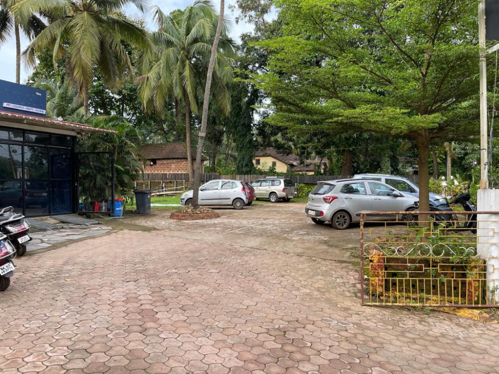 salotel near mae de deus church