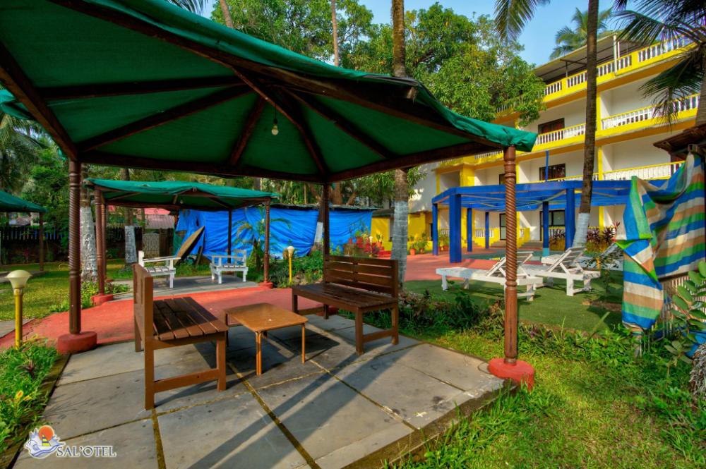 salotel near mae de deus church