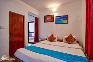 salotel near mae de deus church