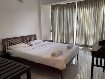 salotel near mae de deus church