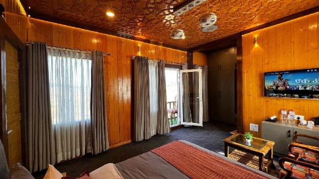 gulmarg woods by stay pattern