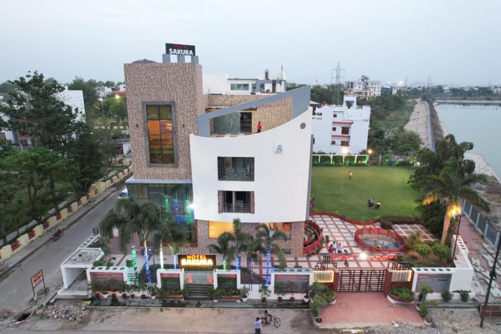 hotel lake view grand