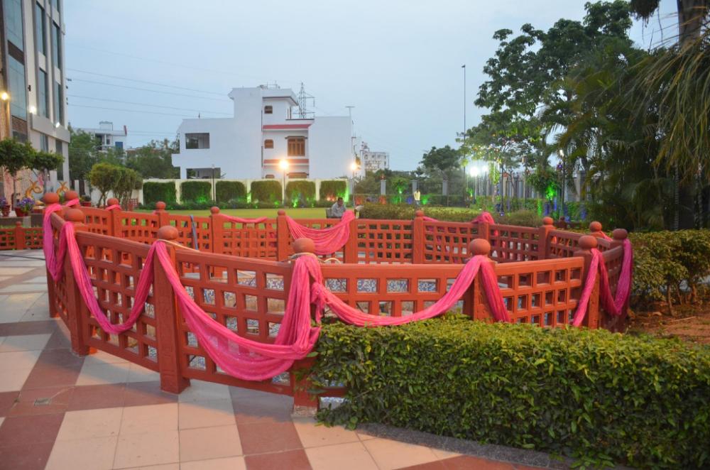 hotel lake view grand