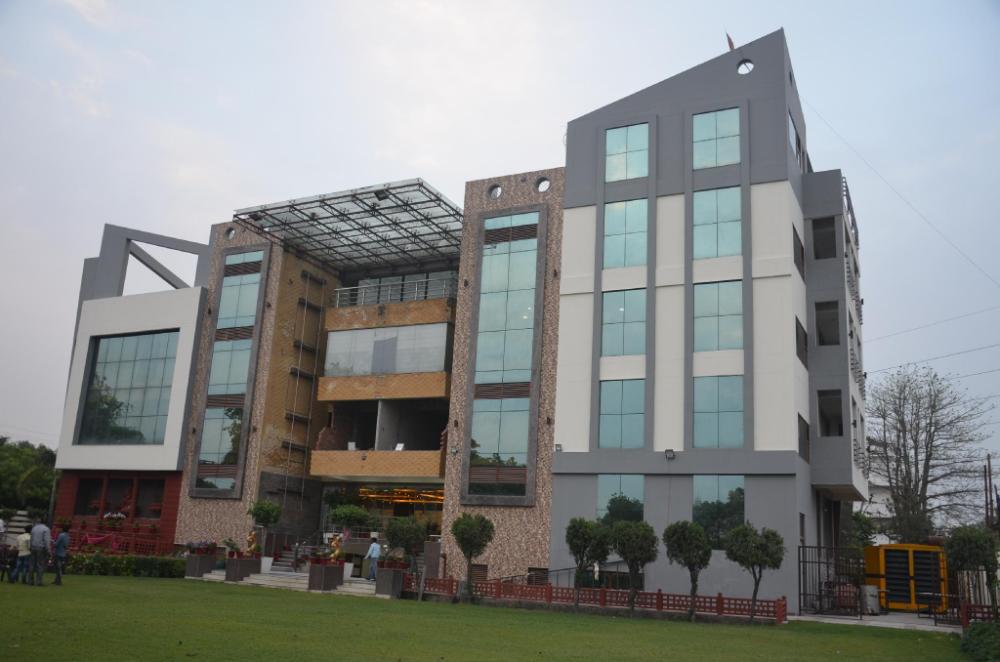 hotel lake view grand