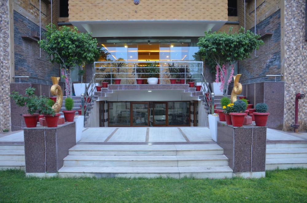 hotel lake view grand