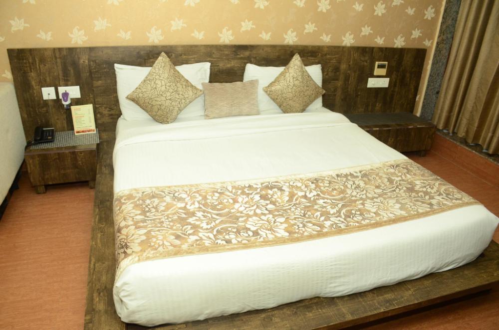 hotel lake view grand