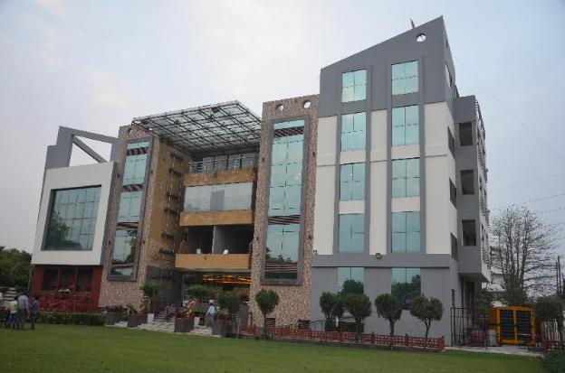 hotel lake view grand