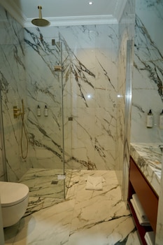 mode paris aparthotel