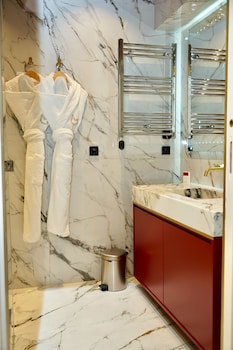 mode paris aparthotel