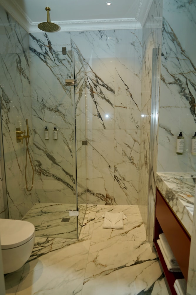 mode paris aparthotel