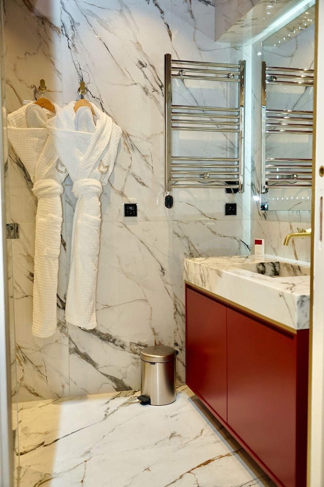 mode paris aparthotel