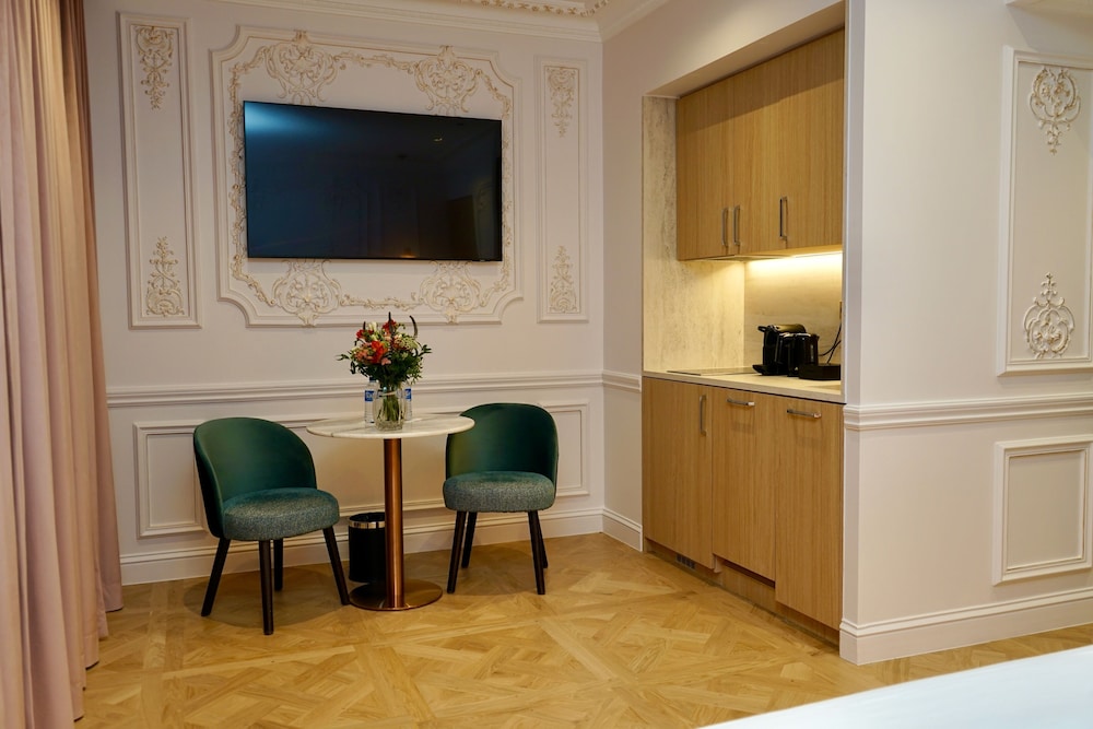 mode paris aparthotel